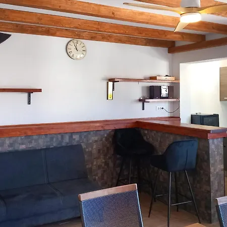 Amazing In Vakantiehuis Makarska