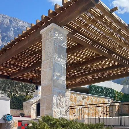 Lovely In Nyaraló Makarska