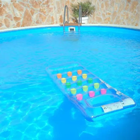 Lovely In Nyaraló
